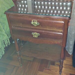 Mesa de luz en madera