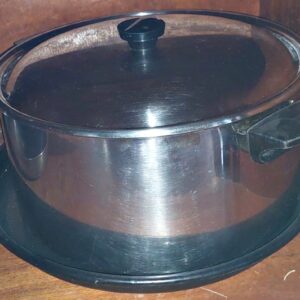 VENDIDA - Olla con tapa y pizzera negra