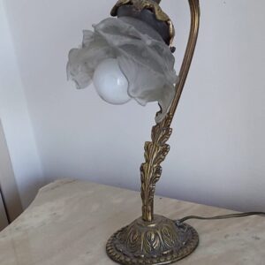 Velador de bronce con tulipa
