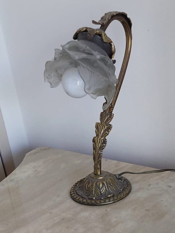 Velador de bronce con tulipa