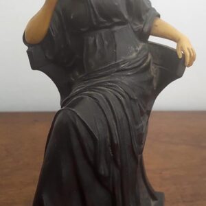 Figura Mujer en hierro y marfil